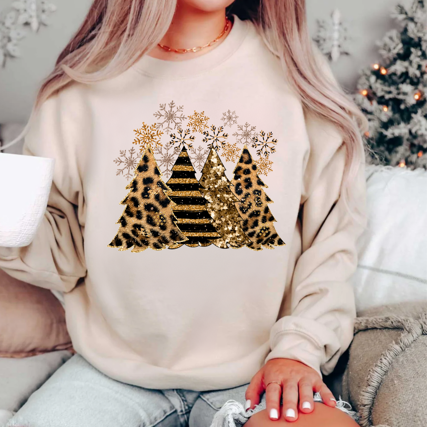 Black and golden leopard Christmas tree Sweatshirt